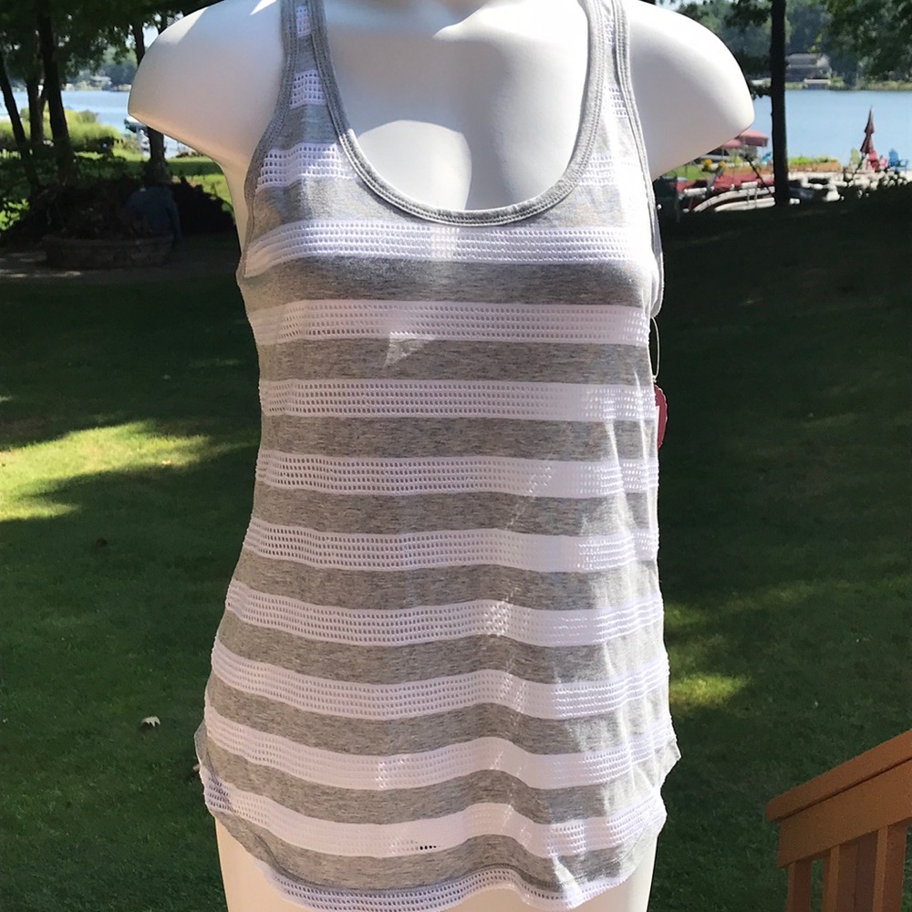 3/$25💜NWT razorback jersey L
